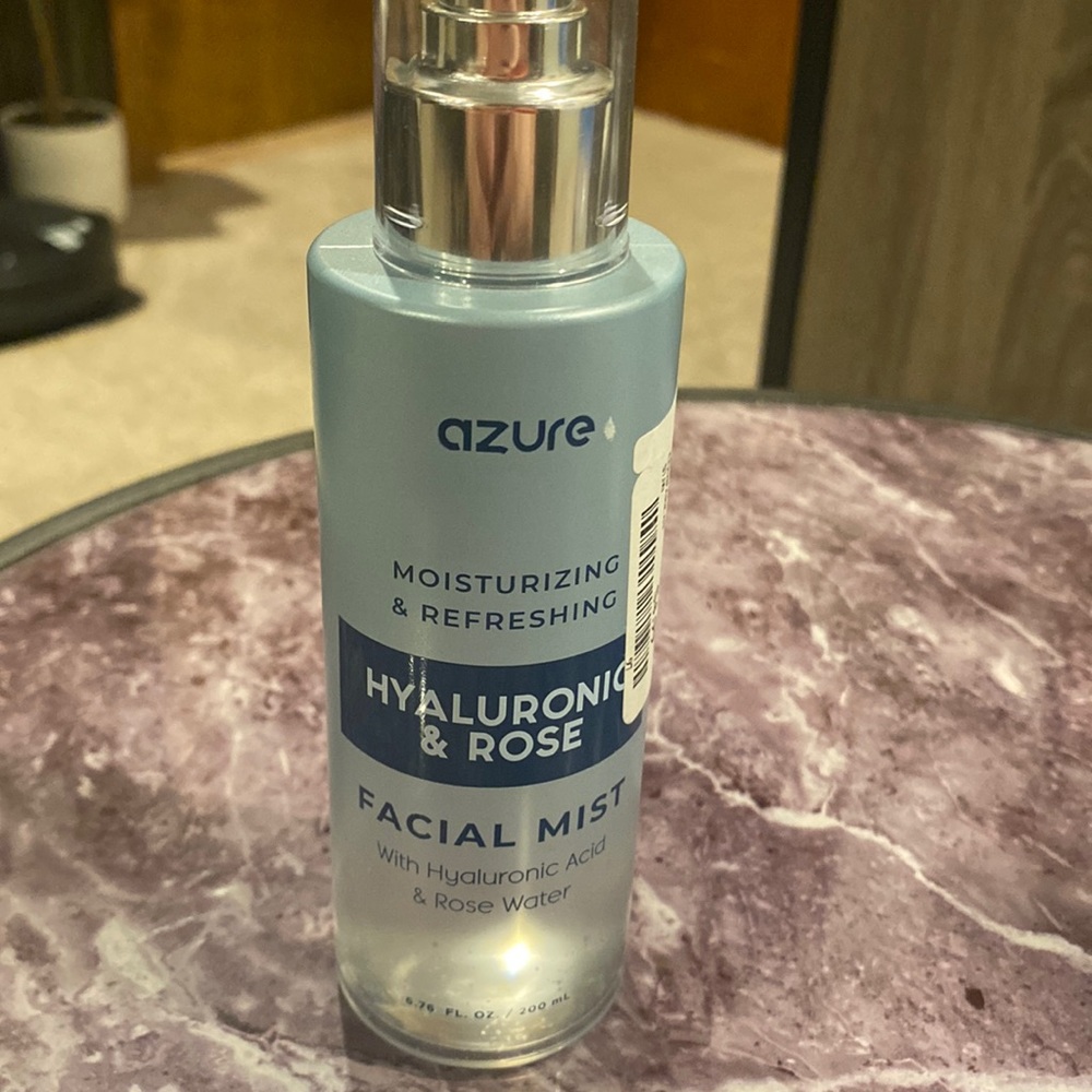 Azure moisturizing and refreshing facial mist